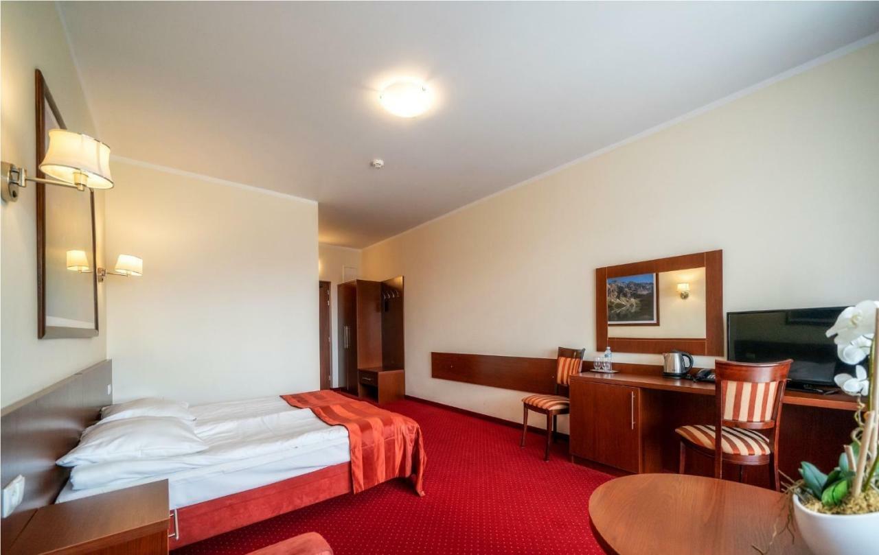Single Room Balcony,818096111:JPEG